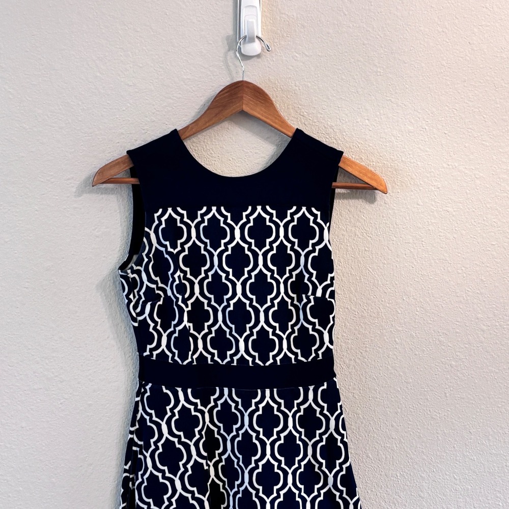 Lands‎ End Fit and Flare Dress 0P Navy Blue White Geometric Trellis Nautical - Picture 4 of 12